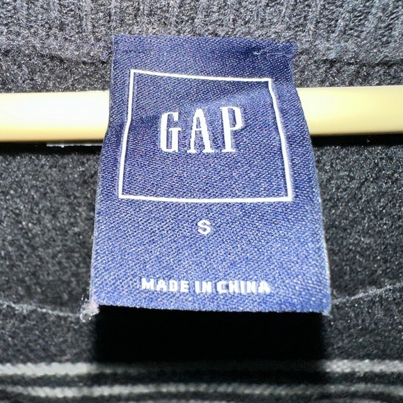Gap sweater - Picture 2 of 2